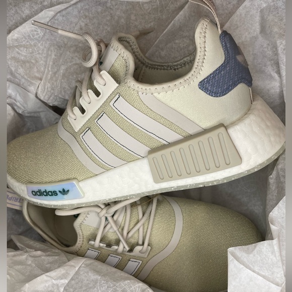 Nike NMD R1 Sparkly Gold Women’s US6 - Picture 5 of 6